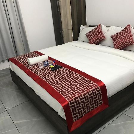 Lakshmi Tourist Home Guruvāyūr Esterno foto
