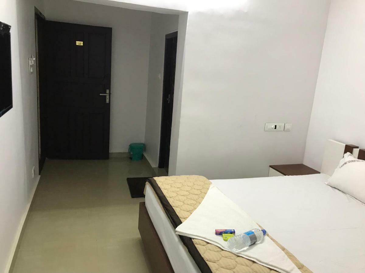 Lakshmi Tourist Home Guruvāyūr Esterno foto