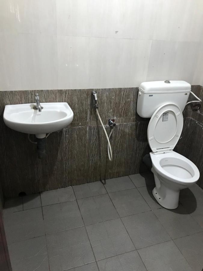 Lakshmi Tourist Home Guruvāyūr Esterno foto